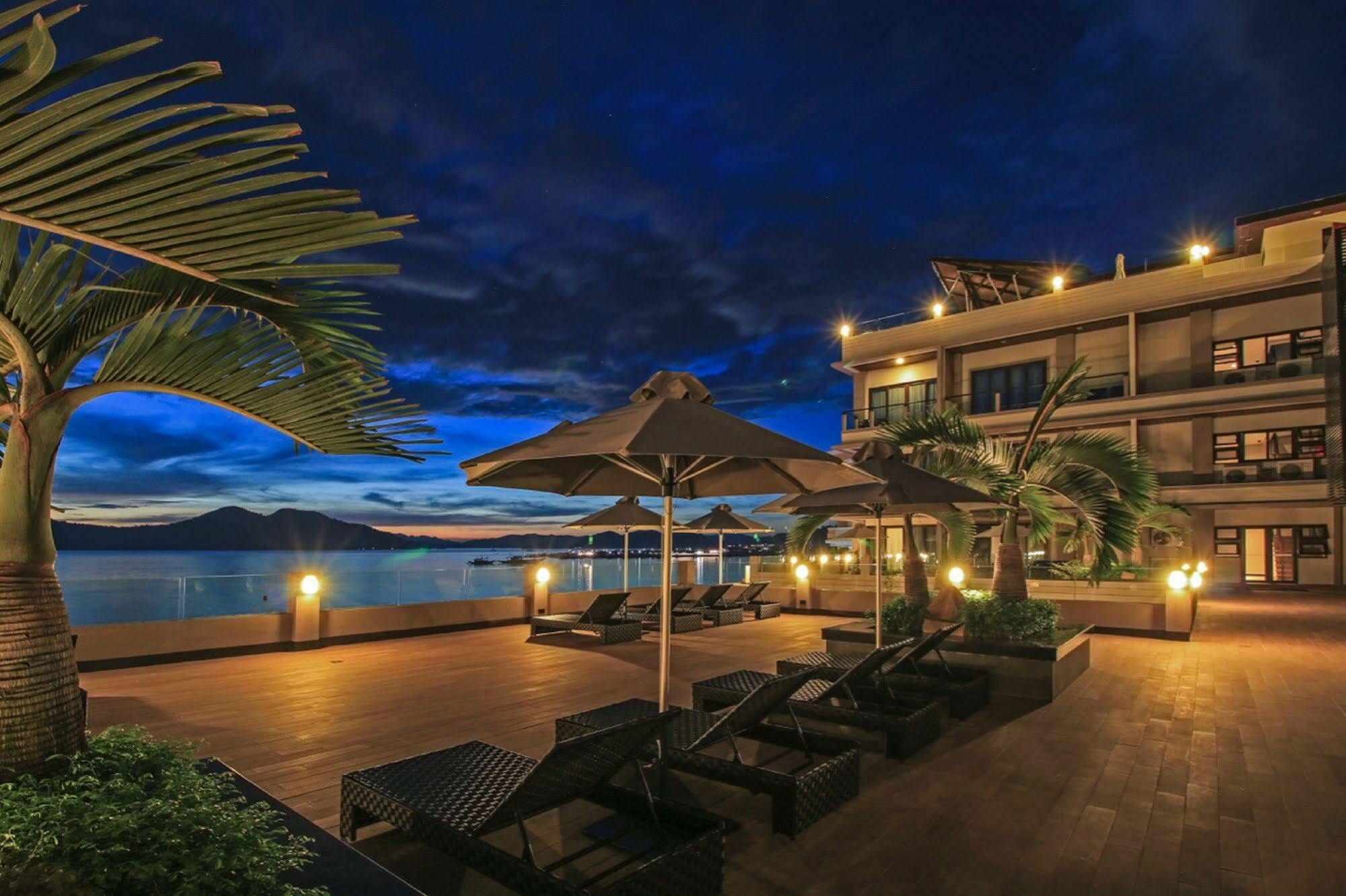 Two Seasons Coron Bayside Hotel Exterior foto