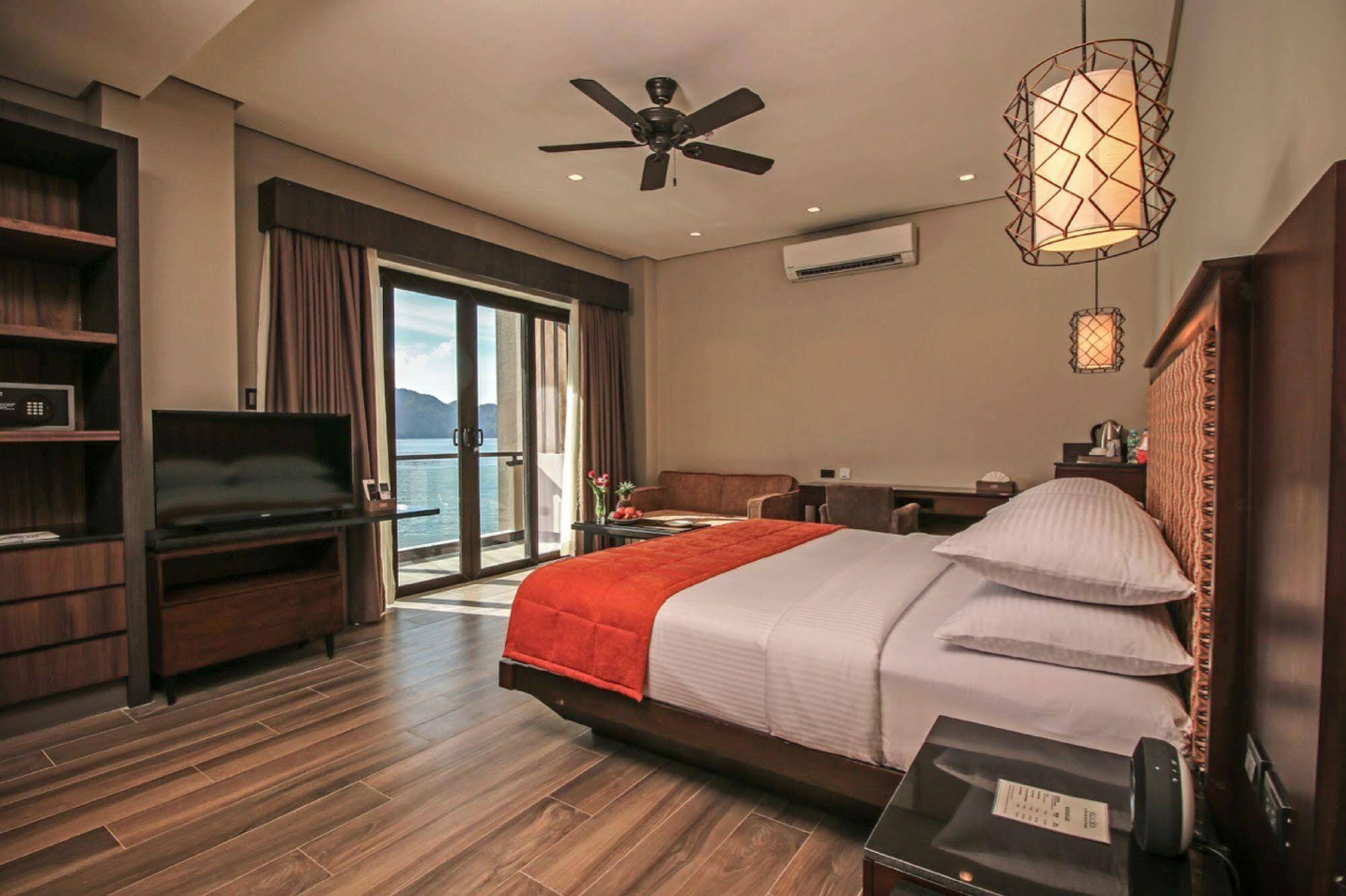 Two Seasons Coron Bayside Hotel Exterior foto
